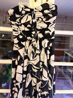 White House Black Market Black and White Strapless Floral Dress